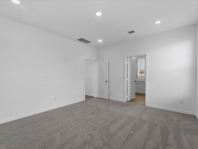 Building Photo - 29522 Barnview Dr