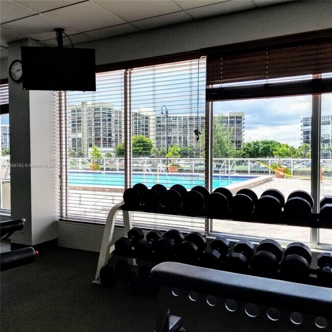 Building Photo - 3000 S Ocean Dr