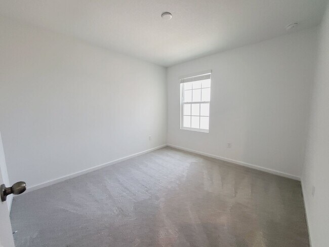 Building Photo - 3 Bedroom 2.5 Bathroom Townhome For Rent with 1 car garage in Kissimmee - NEAR DISNEY!