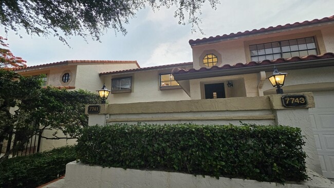 Building Photo - 7743 La Mirada Dr
