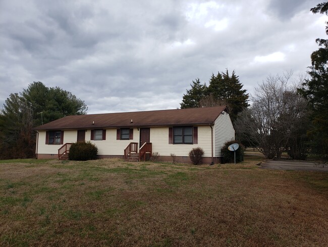 Primary Photo - 2082 Dogtown Rd