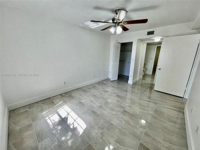 Building Photo - 2880 N Oakland Forest Dr