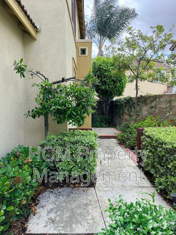 Building Photo - 651 N Jensen Pl