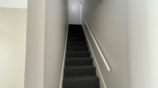 Building Photo - 6701 Sands Point Dr