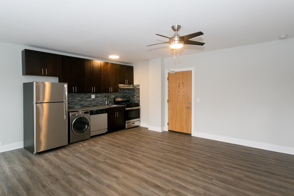 Building Photo - 735 Judson Ave