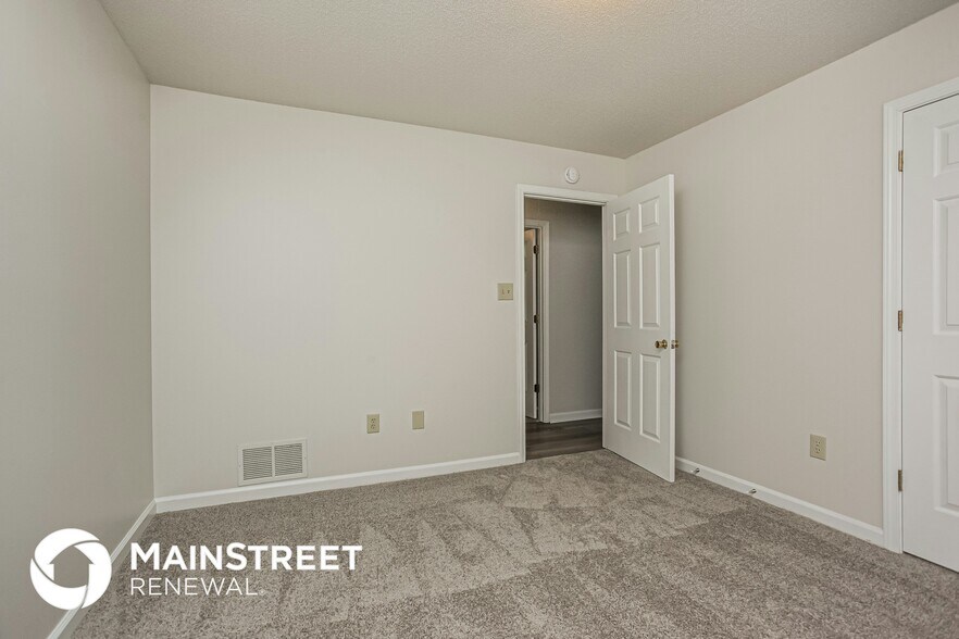 Building Photo - 7605 Davis Pkwy