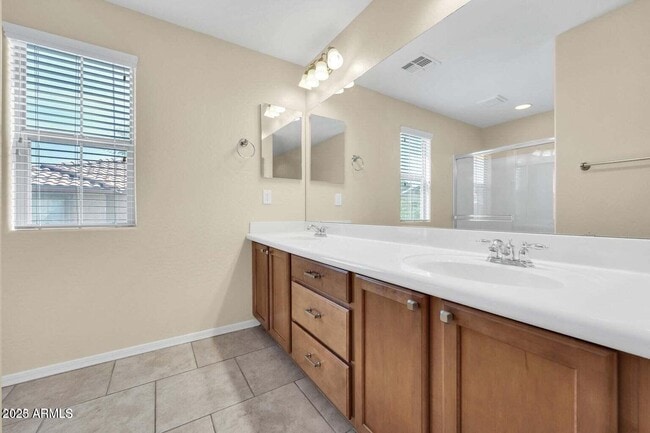 Building Photo - 3639 W Thalia Ct