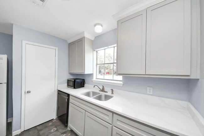 Building Photo - 3232 Scotch Moss Ln