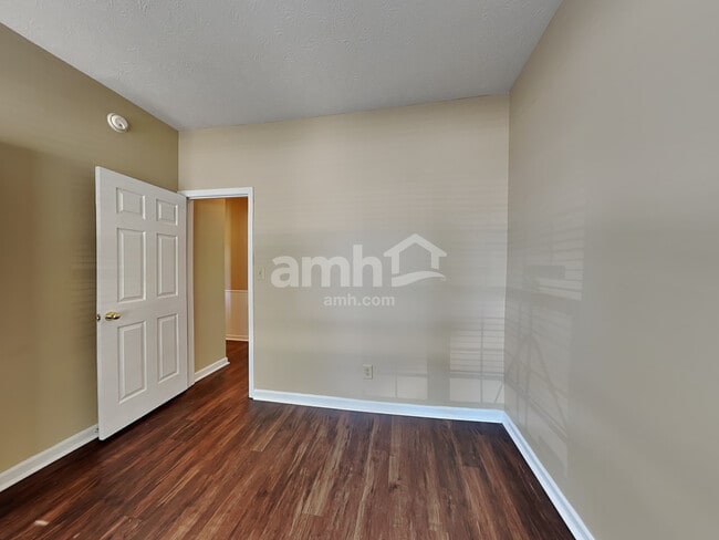 Building Photo - 8060 Chesterhill Way