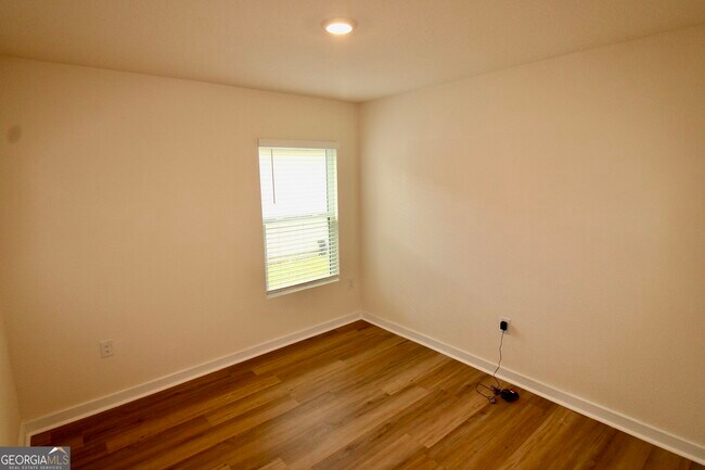 Building Photo - 119 Teakwood Dr