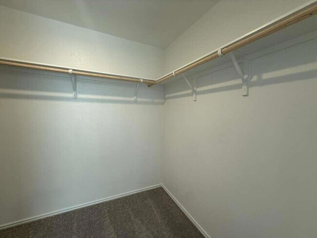Building Photo - 623 Sormonne Lp