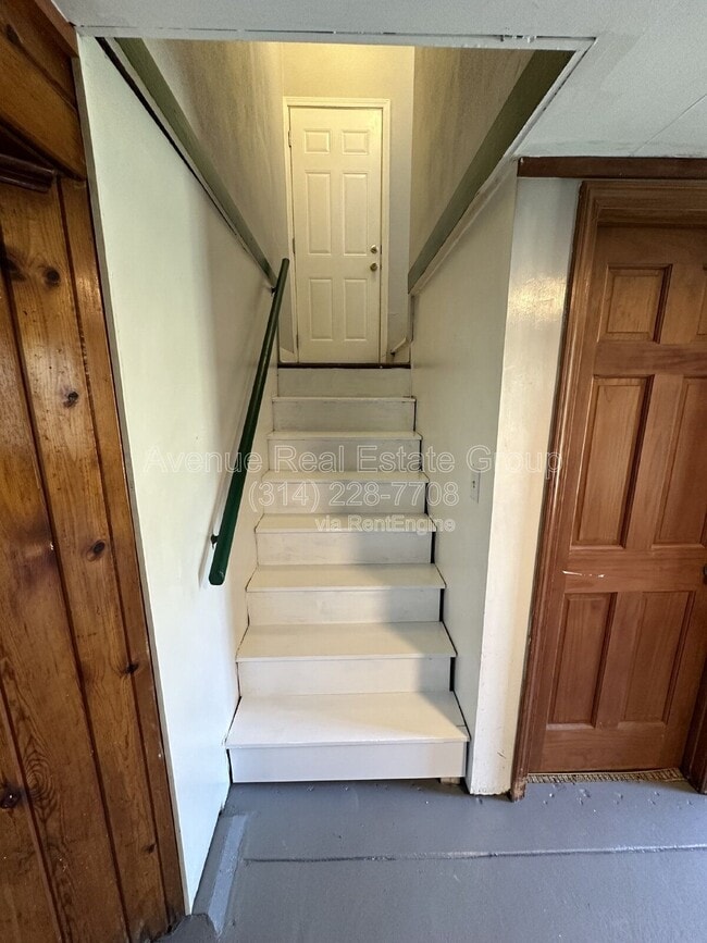 Building Photo - 425 Bismark Ave