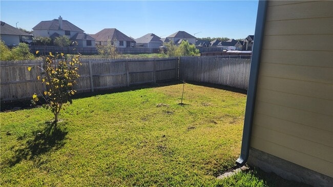 Building Photo - 2006 Theresa Dr