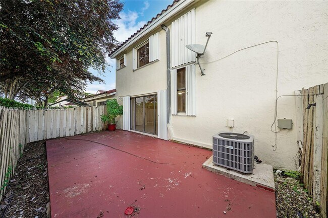 Building Photo - 3208 San Remo Cir