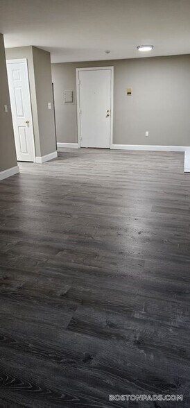 Primary Photo - 169 Aiken Ave
