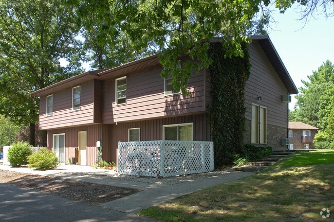 Primary Photo - Corner Lane Apartments