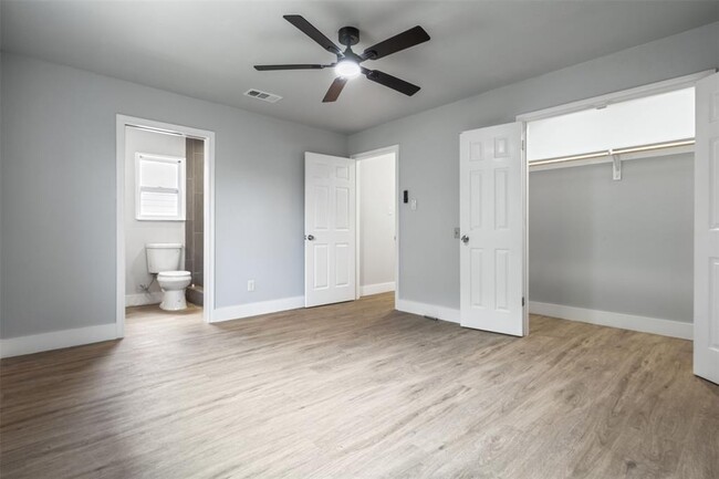 Building Photo - 2207 Mykawa Rd