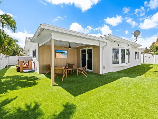 Building Photo - 2011 NE 60th St