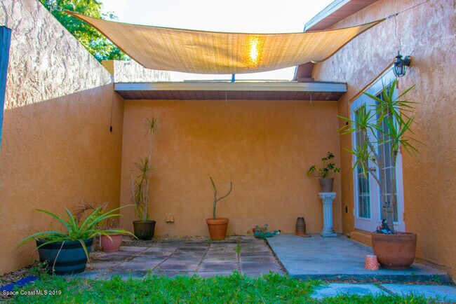 Building Photo - 3019 Sea Gate Cir