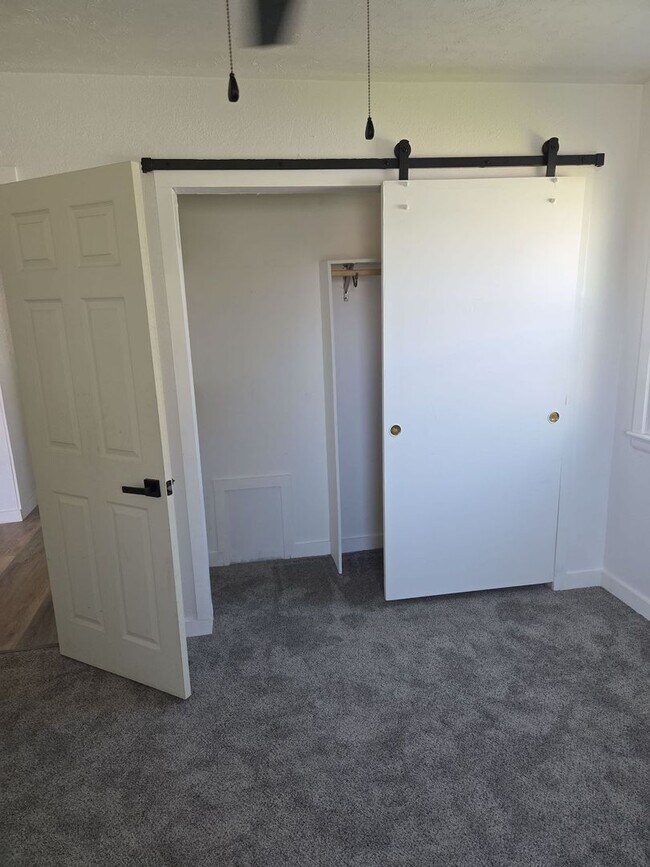 Building Photo - Newly Upgraded 2-Bedroom Home Available Now!