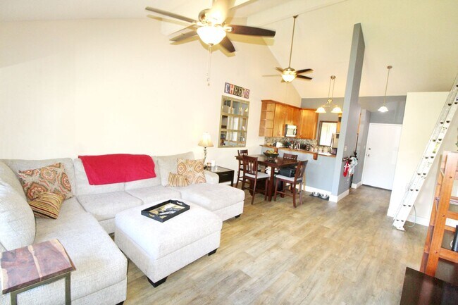Building Photo - Haleakala Gardens – Top-Floor Furnished 2BR/2BA -A Couple Blocks from the Beach