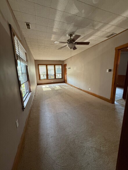 Building Photo - 5505 N Mason Ave