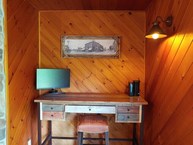 Building Photo - Fully Furnished Executive Sander's Beach Rental