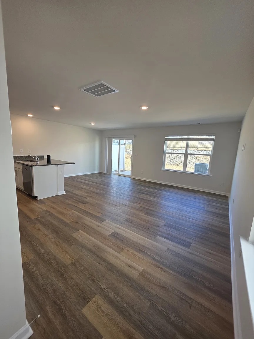 Building Photo - 5131 Hyrule Dr