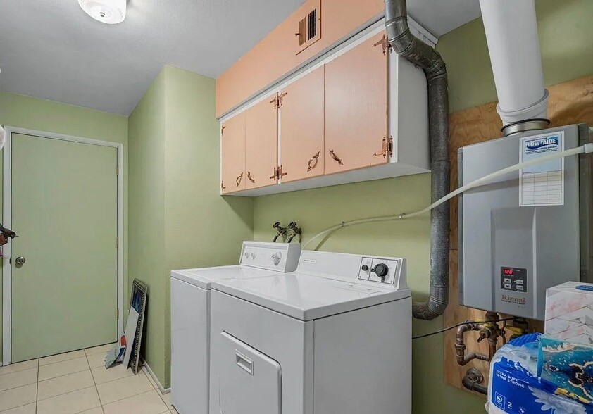 Building Photo - 803 W Meade Ln