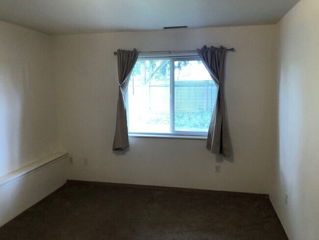 Building Photo - Two Bedroom in Mount Vernon