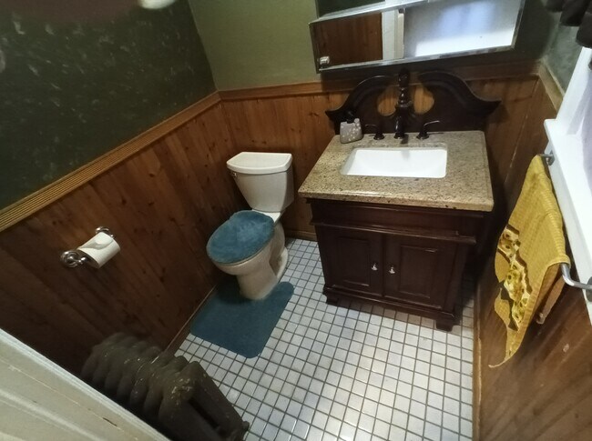 Building Photo - 2009 2nd St NE