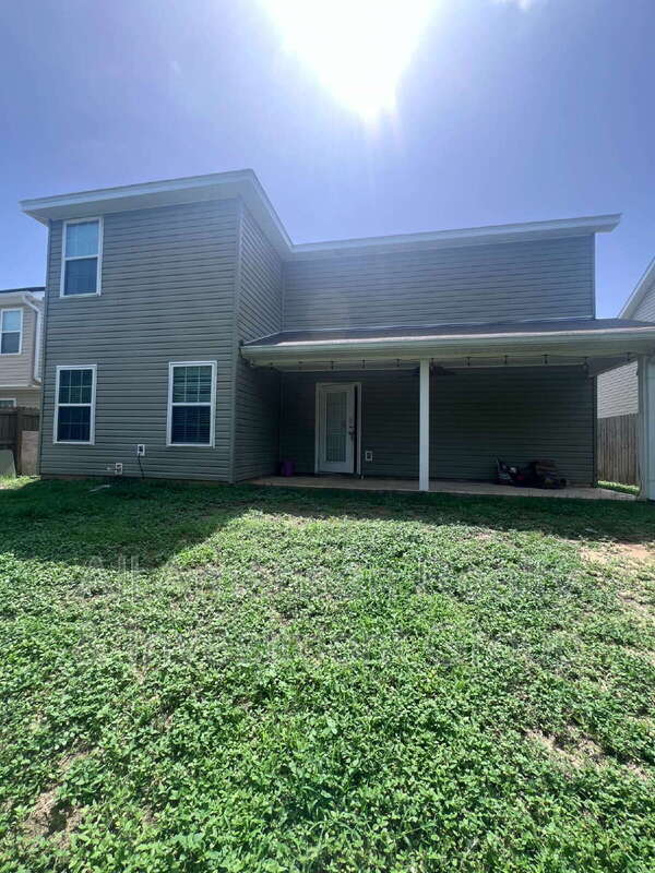 Building Photo - 426 Eisenhower Dr