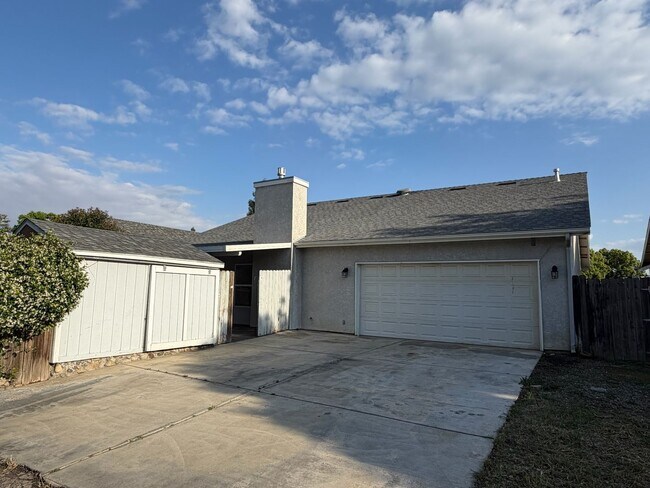 Building Photo - 1339 Vine St