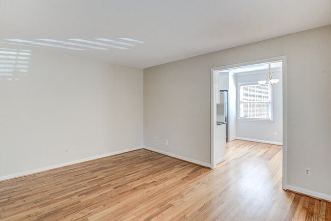 Building Photo - 1023 Pamlico Dr