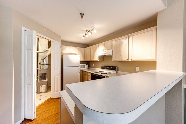 Building Photo - 2575 S Syracuse Way