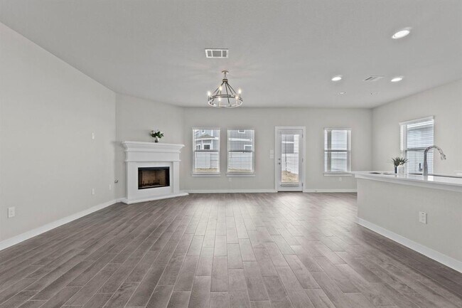 Building Photo - 228 Appleberry Ln