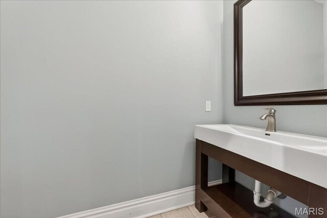 Building Photo - Benton Park home.