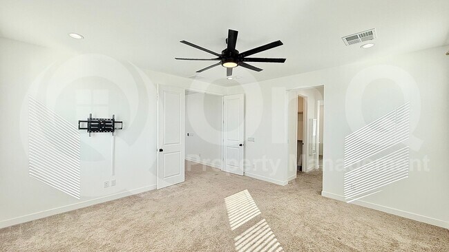 Building Photo - 145 E Mint Ln