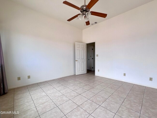 Building Photo - 41380 156th St E