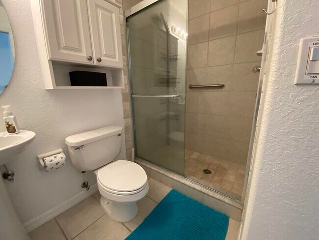 Building Photo - 343 Ocean Park Ln