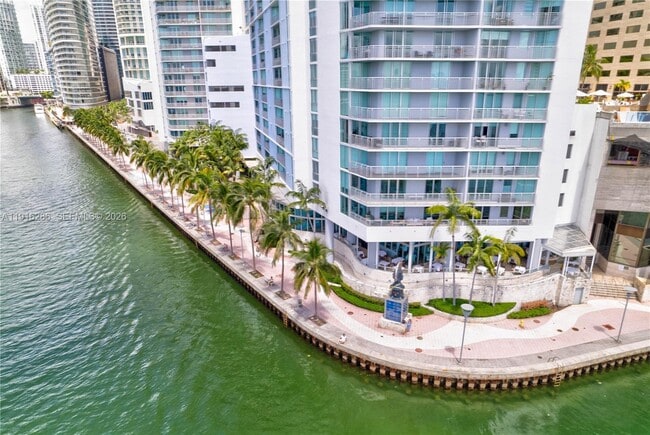 Building Photo - 335 S Biscayne Blvd