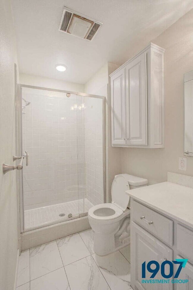 Building Photo - Charming Brick Home with Large Backyard in OKC! - Move In Now & Get 50% Off Your Second Month's R...