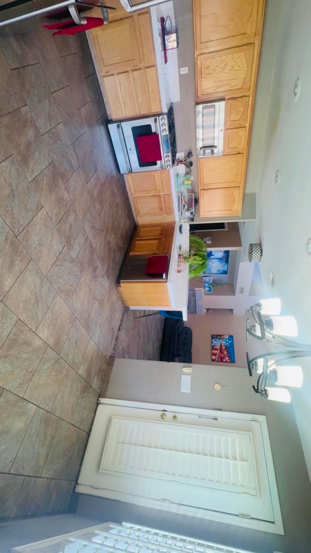 Building Photo - 10232 Desert Wind Dr