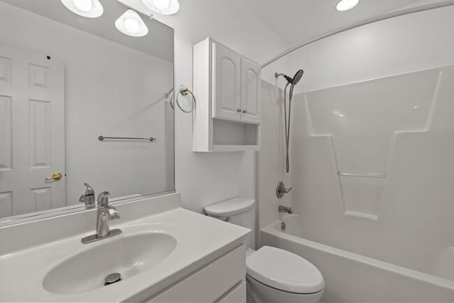 Building Photo - Modern Coastal Living in the Heart of Virginia Beach