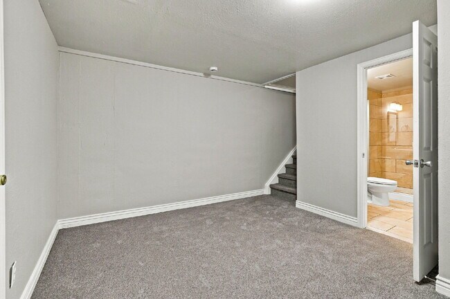 Building Photo - 3-Bedroom Louisville Townhome with Finished Basement