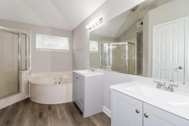 Building Photo - 3538 E Regency Park Cir