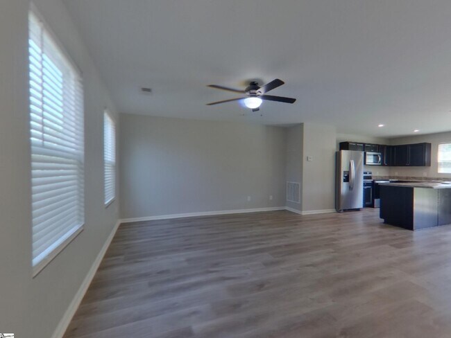 Building Photo - 120 Castlebrook Dr