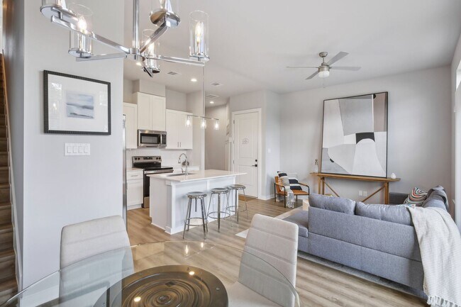 Building Photo - Retreat 3Beds | 2.5Baths