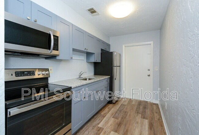 Building Photo - 2519 9th Ave W