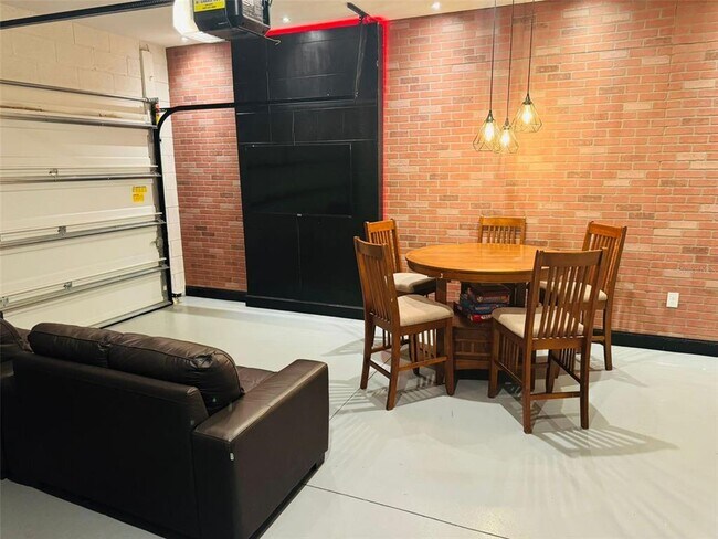 Building Photo - 6313 Glory Bower Dr